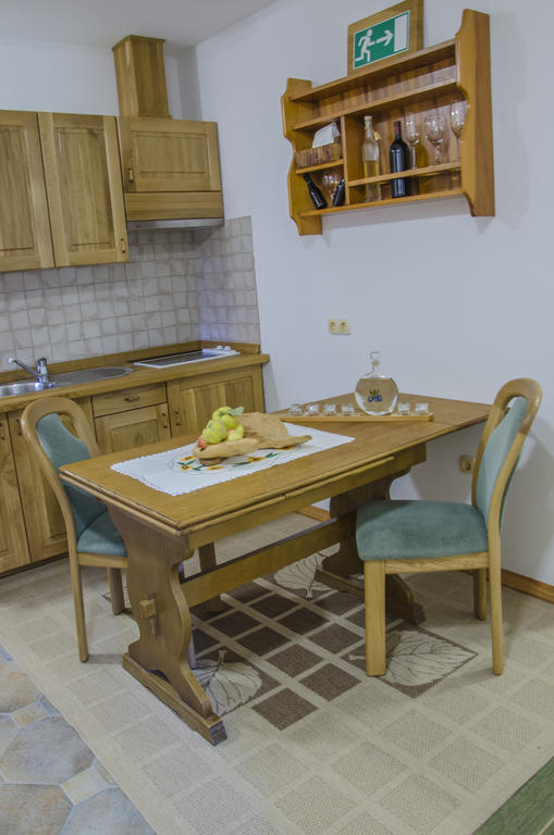 Miskar Rooms 采尔克尼察 外观 照片